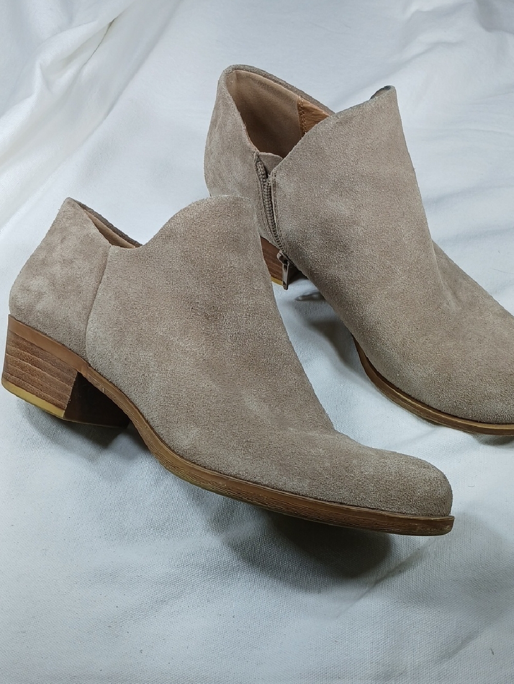 Womens Lucky Brand Taupe Suede Ankle Booties